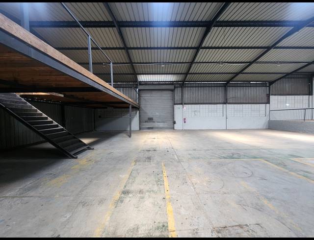 1,200M² WAREHOUSE TO LET IN WADEVILLE